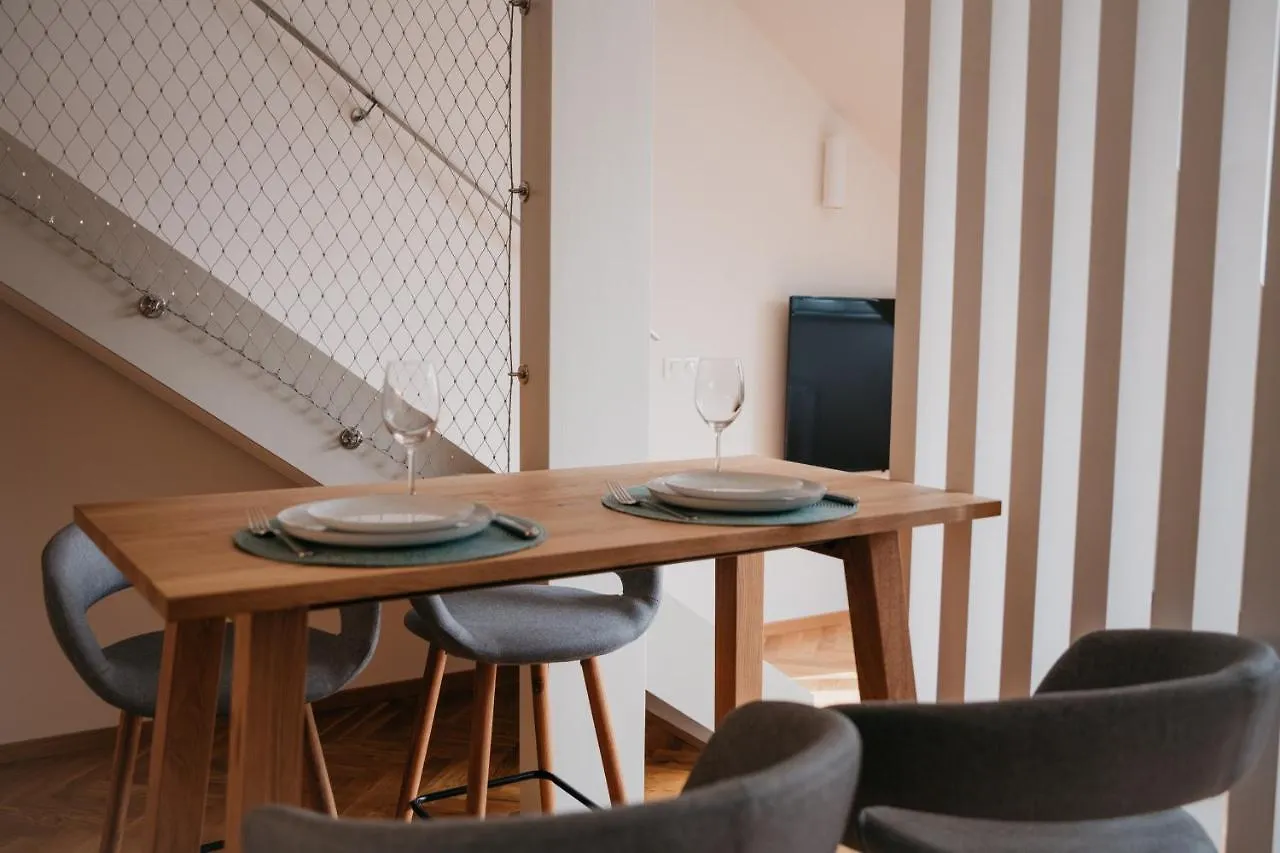 High Heaven Valentinska Apartment Prague